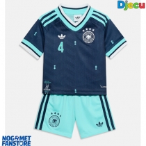 Njemačka Jonathan Tah #4 Gostujuci Dres za djecu SP 2026 Kratak Rukav (+ Kratke hlače)